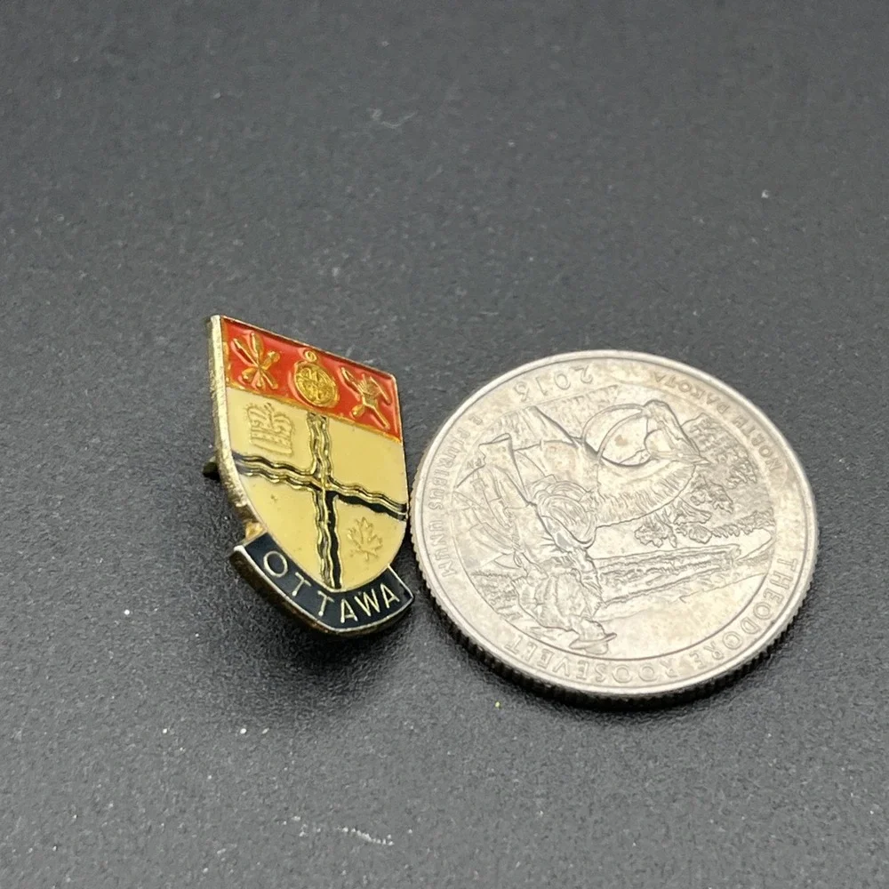 Ottawa Canada Crest Lapel Hat Pin‎
